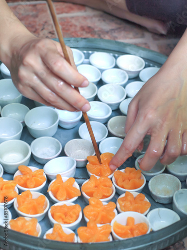 making of thai sweetmeat