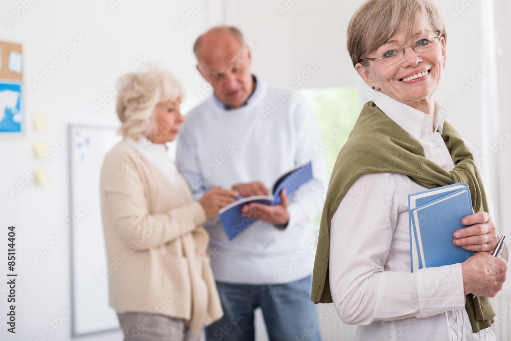 Obraz premium Elder people studying
