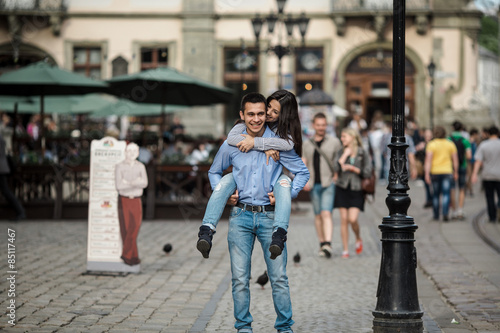 Couple have fun in the city © teksomolika