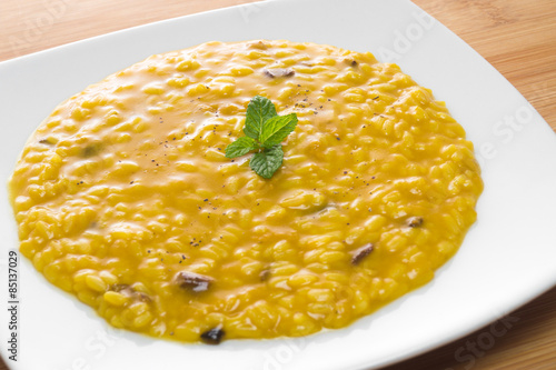 Risotto with saffron and mushrooms