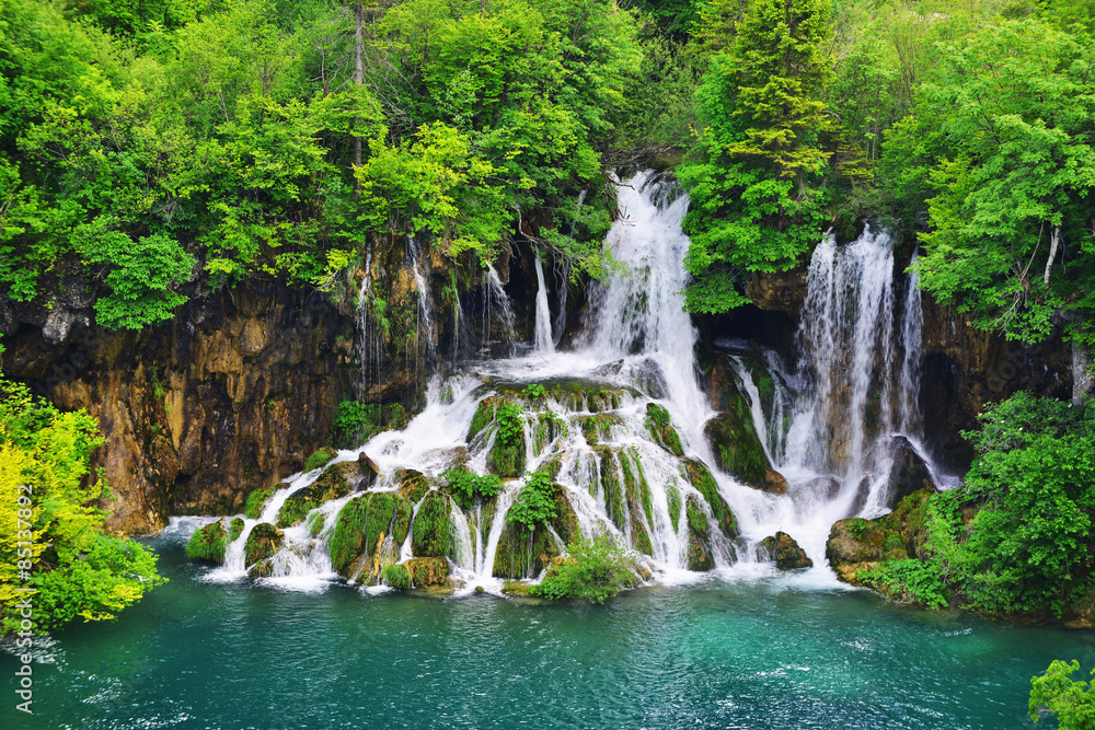 Naklejka premium waterfall in mountains