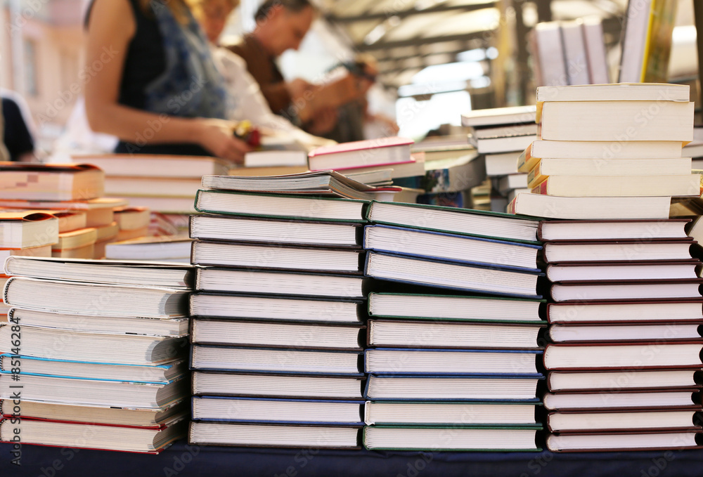 Fototapeta premium books on store shelves