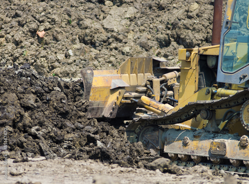Bulldozer caterpillar oving earth Bulldozer caterpillar oving earth