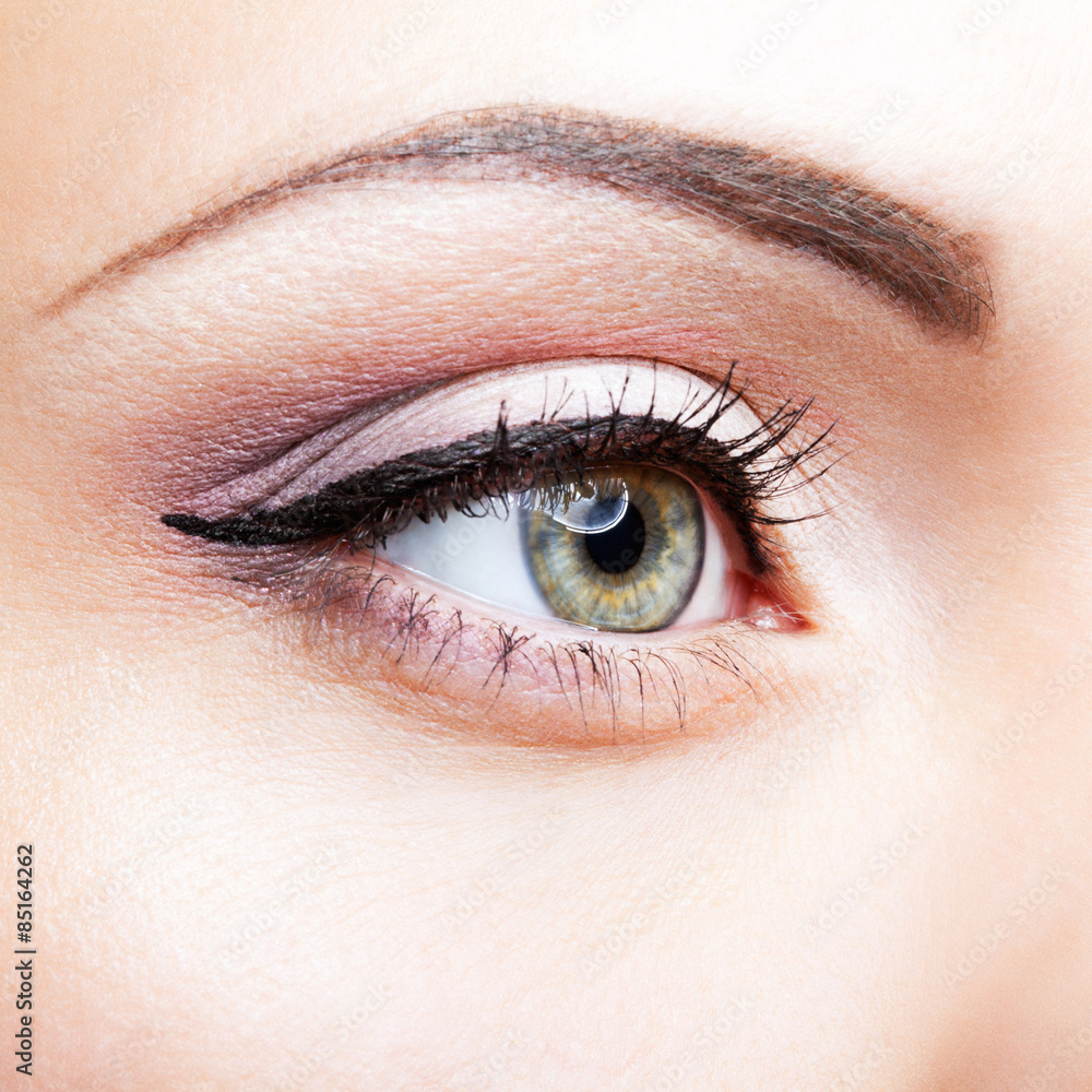 Obraz premium Close-up shot of female eye