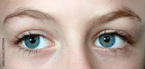 Yeux bleus d'enfant