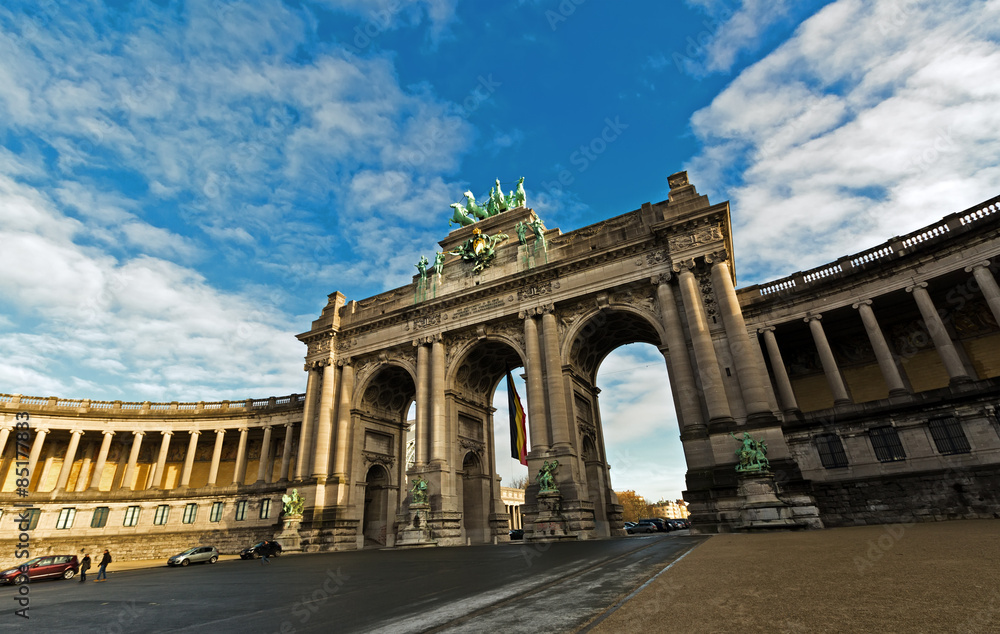 Obraz premium The Triumphal Arch or Arc de Triomphe in Brussels, Belgium