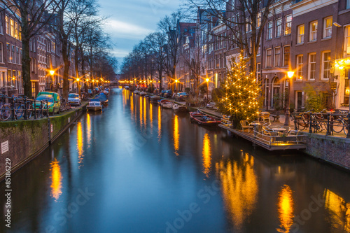 Amsterdam (ID: 85186229)