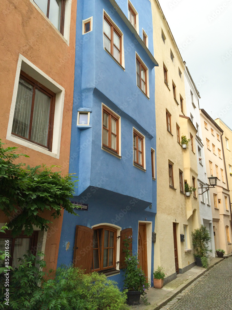 Häuserzeile in der Altstadt von Wasserburg am Inn
