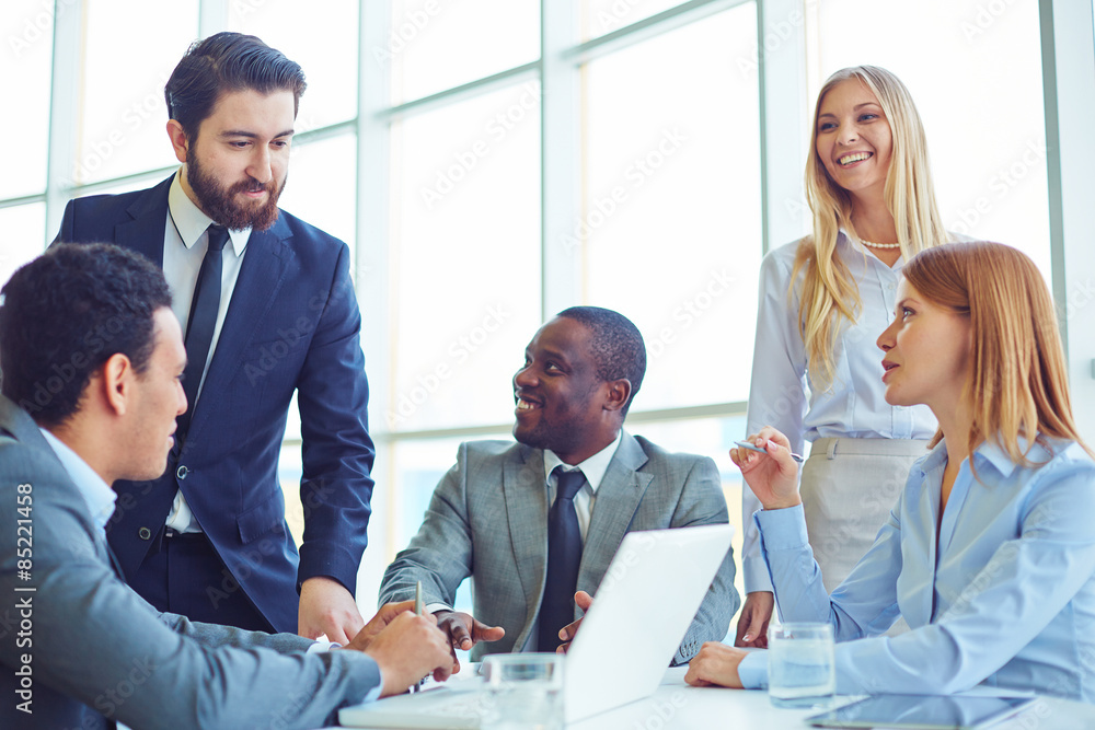 Obraz premium Taking part in discussion