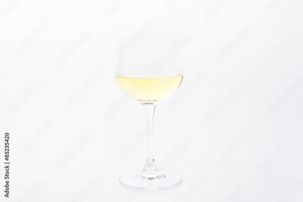 White wine and grapes