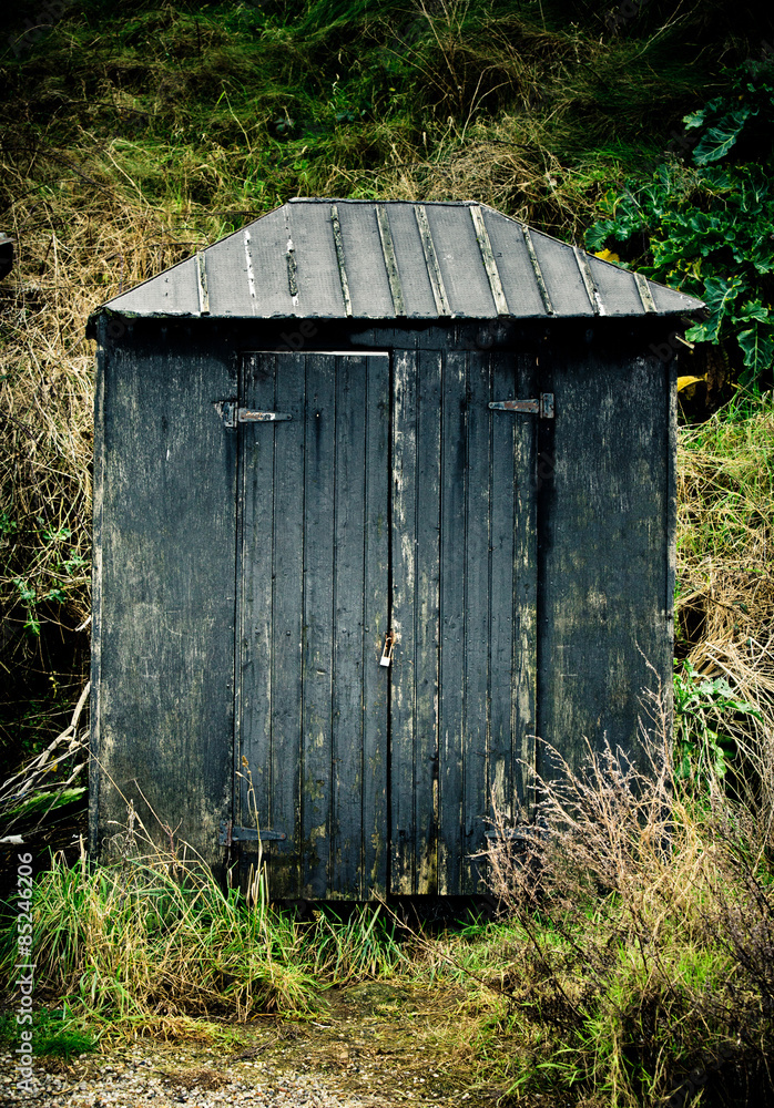 cabane baraque maisonnette abri vieux