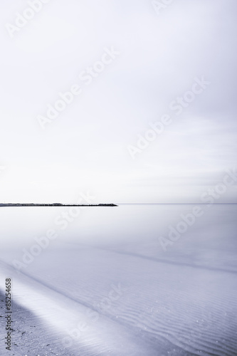 Grauer Strand