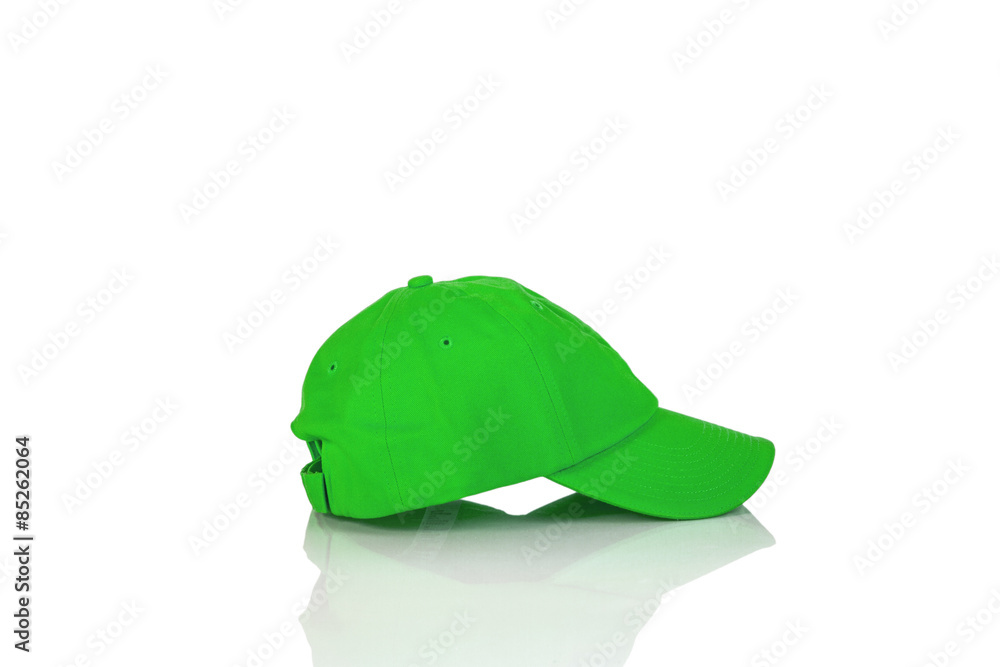 Gorro Verde sobre fondo blanco aislado. Vista de frente. Copy space Gorro Verde sobre fondo blanco aislado. Vista de frente. Copy space