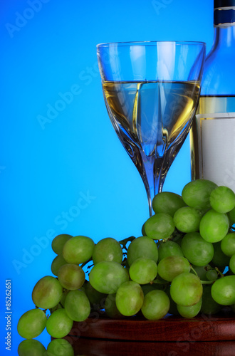 glass of wine and grape bunch