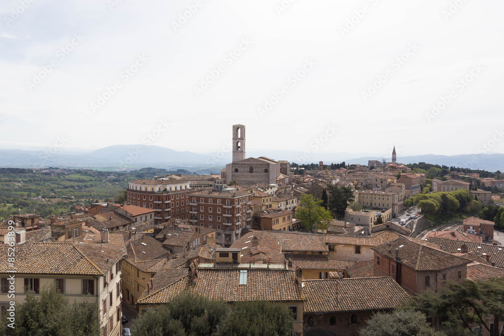 Panorama di Perugia visto dai giardini Carducci .