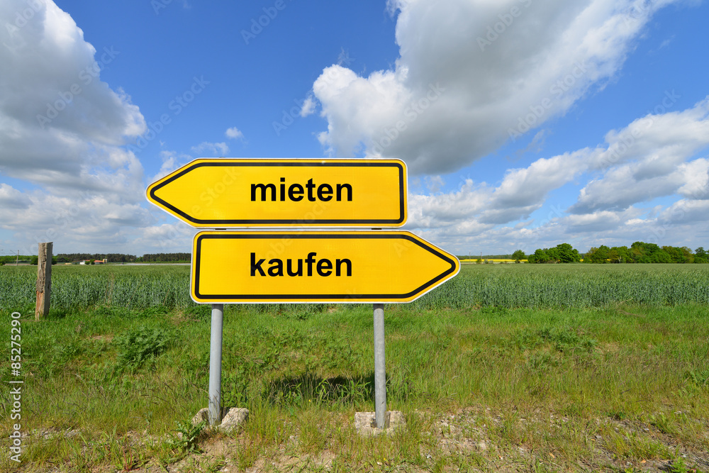 Eigentum, Miete, Alternativen, Wohnung, Haus, Wegweiser, Schild, Symbol Eigentum, Miete, Alternativen, Wohnung, Haus, Wegweiser, Schild, Symbol