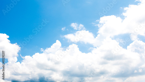 clear blue sky with cloud.