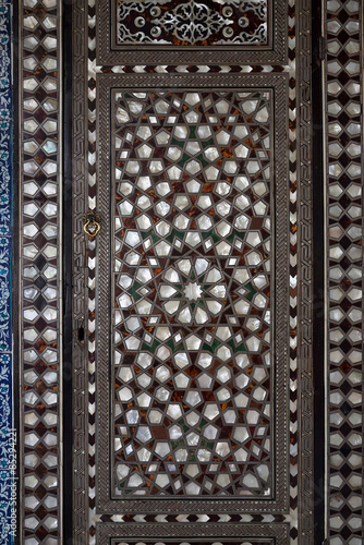 фотографія Doors with mother-of-pearl inlay in Topkapi palace