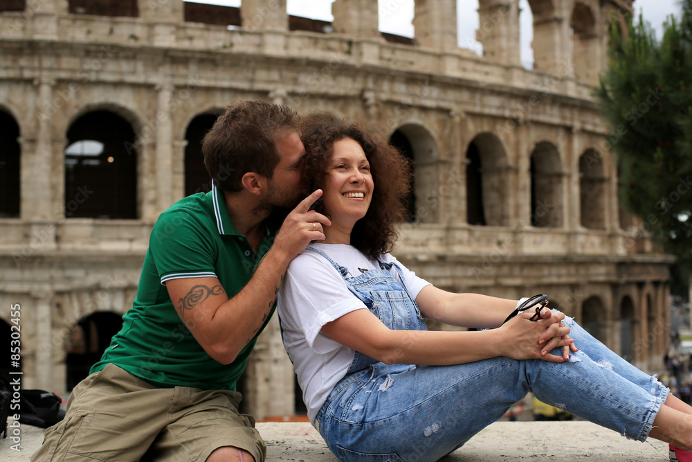 Couple travels to Italy, vacations in Rome