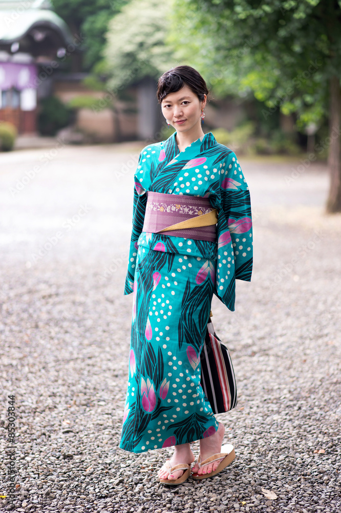 浴衣の女性 浴衣の女性