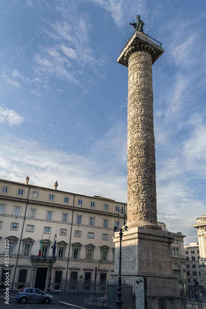 Marco Aurelio obelisk, Piazza colonna