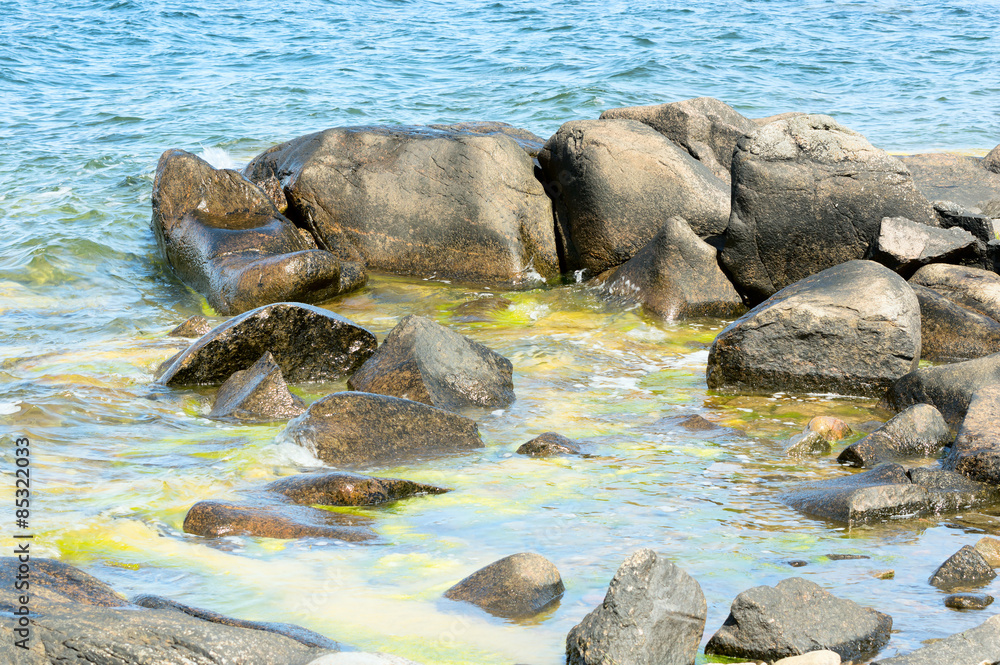 Fototapeta premium Boulders in water