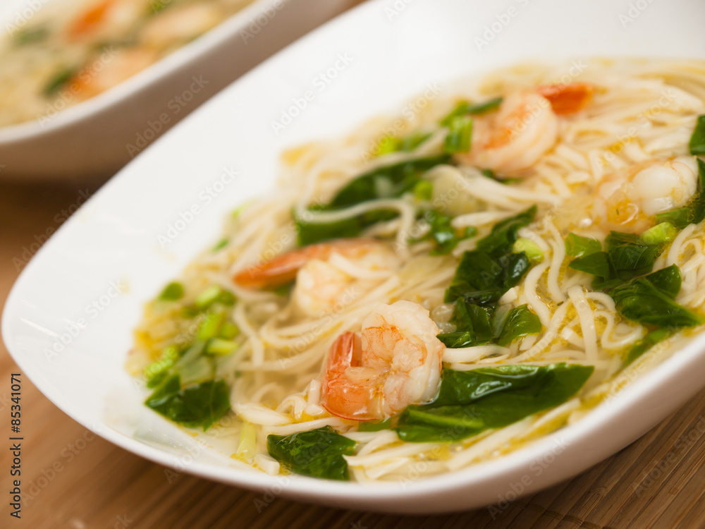 Shrimp soup with noodles