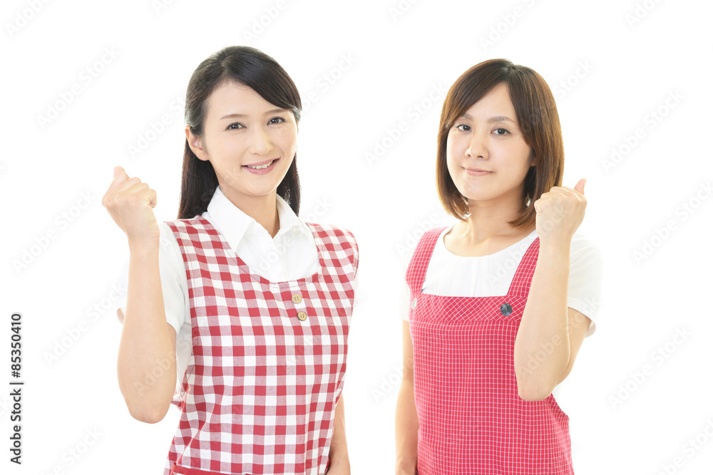 エプロンを着た女性