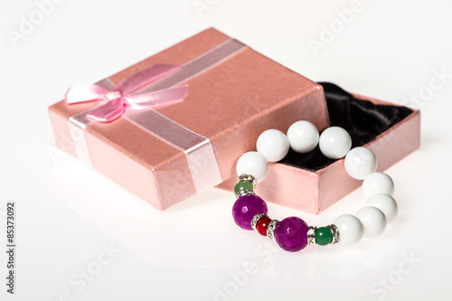 natural stone beads bracelet with pink gift-box