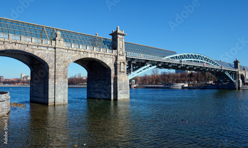 Andreevsky (Pushkinskiy) pedestrian bridge across the Moscow River