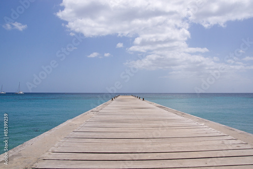 Fototapeta Naklejka Na Ścianę i Meble -  Steg ins Meer, Grande Anse d'Arlet, Martinique