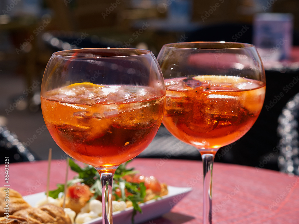 Naklejka premium Spritz aperitif in Italy