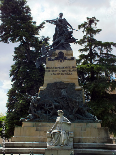 monumento a daoiz y velarde en segovia photo