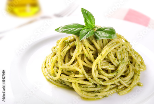 Obraz na plátně Spaghetti al pesto genovese