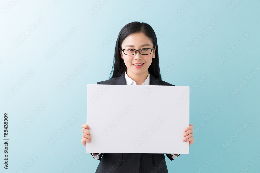 ホワイトボードを持つ女性 ビジネス ホワイトボードを持つ女性 ビジネス