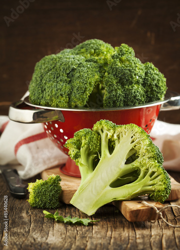 Cuadro en lienzo Fresh broccoli. Selective focus