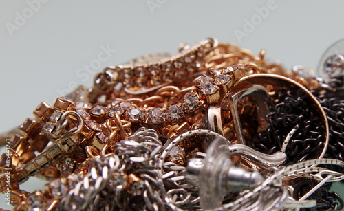 Wallpaper Mural jewelry Torontodigital.ca