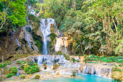 Fototapeta Naklejka Na Ścianę i Meble -  Kouangxi waterfall at Luang Prabang in Laos.
