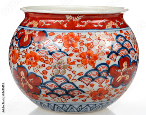 Japanese vase with hand-painted flower and fan decoration. 19th century Imari ware.