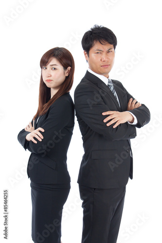 ビジネスマン ビジネスウーマン 男性 女性 怒る 仲間 腕組み Stock 写真 Adobe Stock