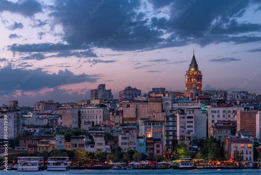 Obraz premium Galata Tower at Sunset