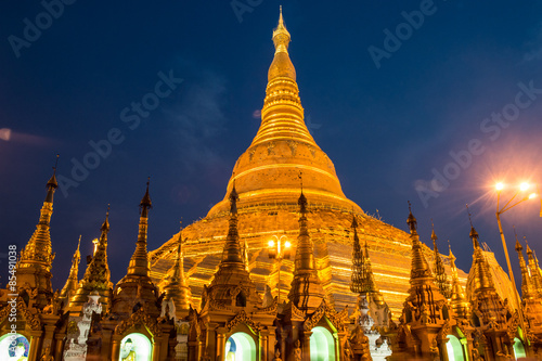 shwedagon pogoda  yangon myanmar