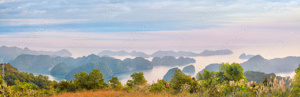 Viewpoint panorama of Halong Bay