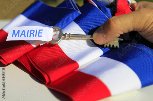 maire élection municipale clé mairie