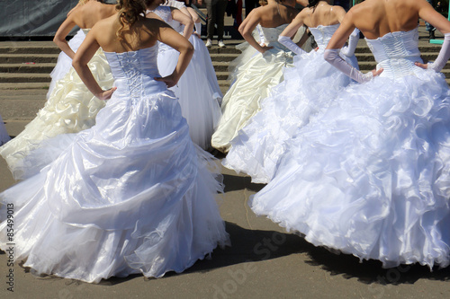 Foto the parade of brides