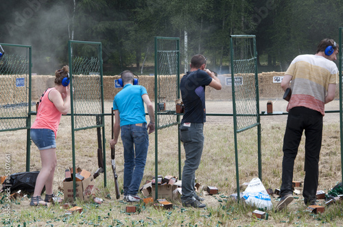 Entrainement de tir ball-trap photo