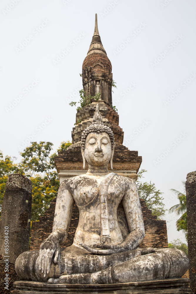 Fototapeta premium Sukhothai - Historischer Park - Wat Traphang Ngoen 