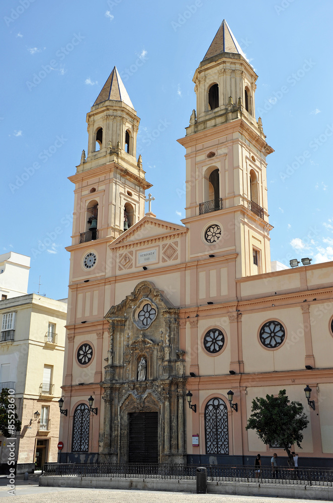 Iglesia de San Antonio en la plaza de San Antonio, Cádiz, Andalucía, España