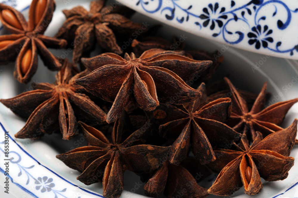 Illicium verum 八角 팔각 Star anise Anís estrellado Anice stellato ليسوم حقيقي Illicium verum 八角 팔각 Star anise Anís estrellado Anice stellato ليسوم حقيقي