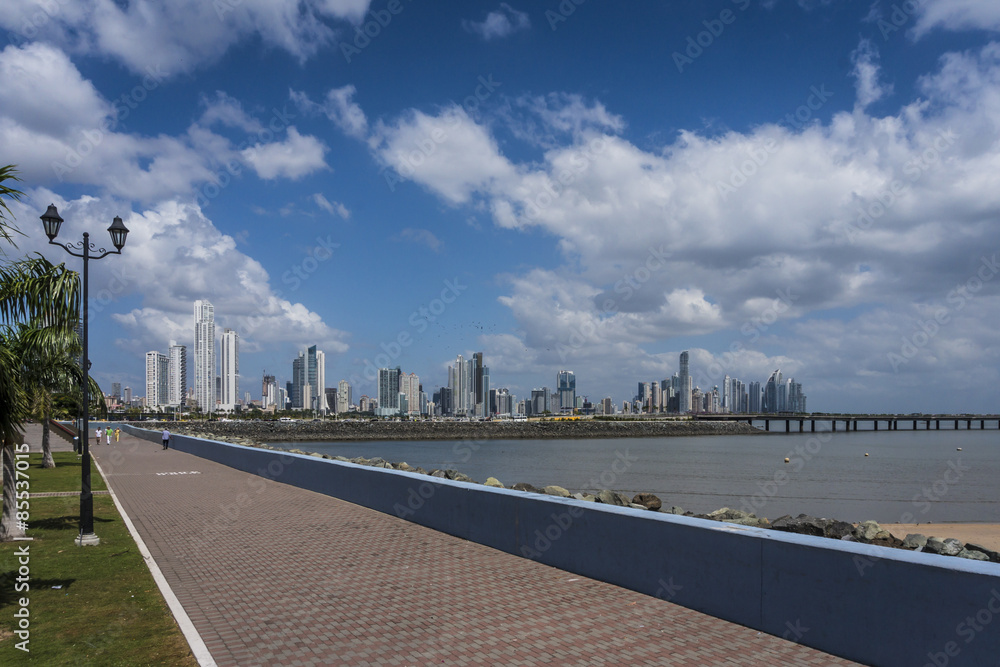 Küstenpromenade in Panama Stadt